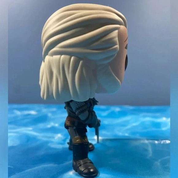 The Witcher 3 Wild Hunt- Geralt of Rivia (The White Wolf, Gwynbleidd) Funko Pop! - Picture 10 of 10